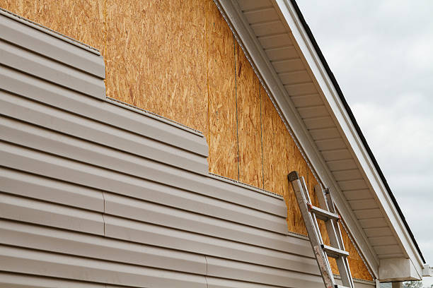 Professional Siding Replacement technician working in Phoenix, OR